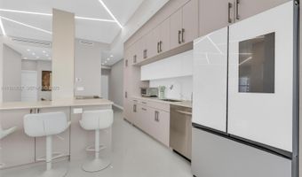 18011 Biscayne Blvd PH04, Aventura, FL 33160