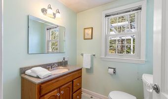 21 Old Chimney Rd, Barrington, RI 02806