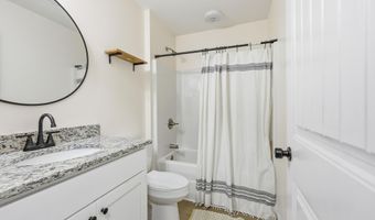 160 Leadwood St, Andrews, SC 29510