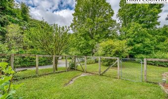 25 Reuben Wooten Rd, Banner Elk, NC 28604