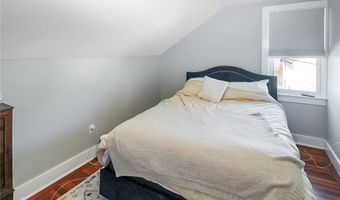 1 Conrad Ct, Newport, RI 02840