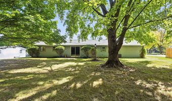 405 Hilltop Dr, Angola, IN 46703