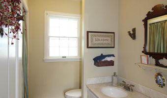 11 Tozier St, Belfast, ME 04915