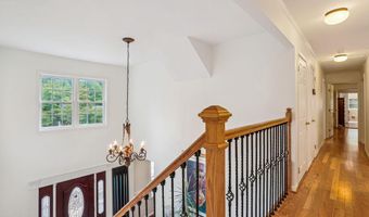 9201 LAUREL OAK Dr, Bethesda, MD 20817
