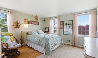 8 Sunshine Dr, Alexandria Twp., NJ 08867