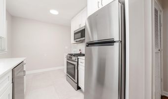 884 S Chesterfield Rd, Columbus, OH 43209