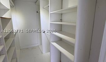 19707 Turnberry Way 24B, Aventura, FL 33180