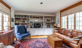 13 Courthouse Rd, Amherst, NH 03031