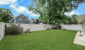 556 Sandra Pl, Teaneck, NJ 07666