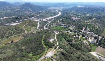 121 Avo Dr, Fallbrook, CA 92028