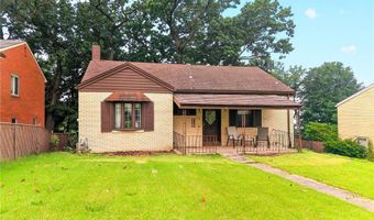 3 Solar Dr, Ambridge, PA 15003