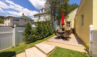 47 Sunnyside Dr, Athens, OH 45701