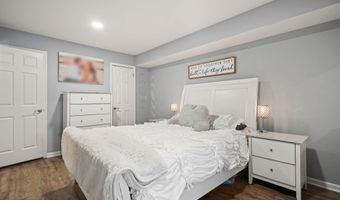 283 Gloucester Ct, Aberdeen, NJ 07747