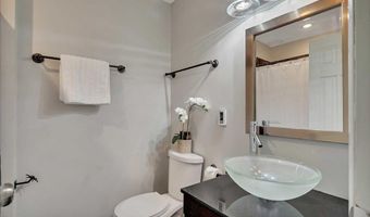 132 Point Of Woods Dr, Albany, NY 12203