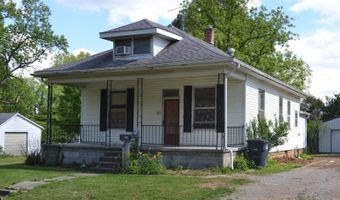 135 E Pine St, Albion, IL 62806