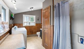 1 Leahy St, East Providence, RI 02916