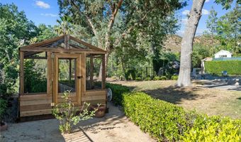 28925 Medea Mesa Rd, Agoura Hills, CA 91301