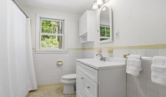 39 Ethan Allen Dr, Acton, MA 01720