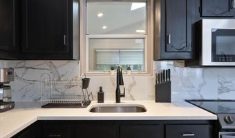 271 N Shore Dr, Albrightsville, PA 18210