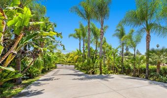 210 N Stage Coach Ln, Fallbrook, CA 92028