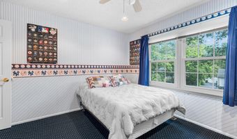 16 Tanglewood Dr, Barnegat, NJ 08005