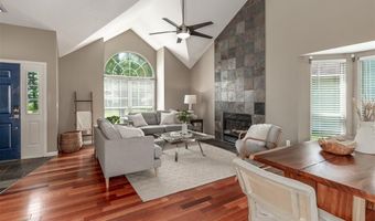 1048 Oak Glen Cir, Ballwin, MO 63021