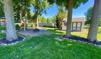 869 MOSS CANYON Dr, Amherst, OH 44001