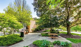 10301 MONTROSE Ave 101, Bethesda, MD 20814