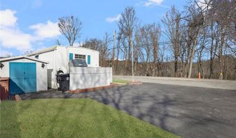 27 Woodward Rd, Lincoln, RI 02865