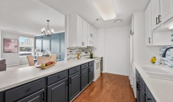 77 S Evergreen Ave 206, Arlington Heights, IL 60005
