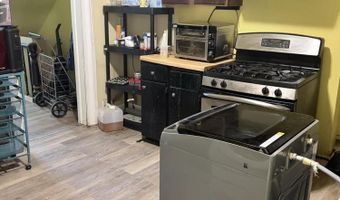 318 1st St, Albany, NY 12206