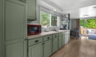 1858 5TH St, Astoria, OR 97103