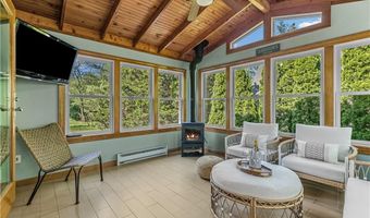 46 Steamboat St, Jamestown, RI 02835