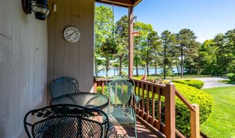 17 Ships Way, Bourne, MA 02532