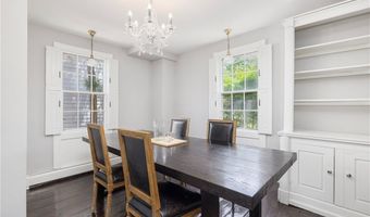 24 Barney St, Newport, RI 02840