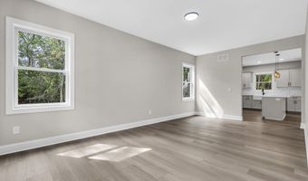 70 Seurat St, Barnegat, NJ 08005