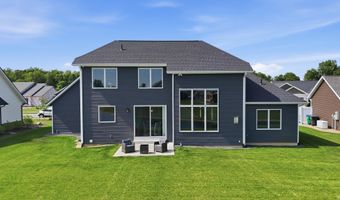 5306 Greyson Heights Dr, Auburn, IN 46706