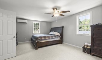 4 Thom Ave, Bourne, MA 02532