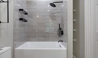 15618 EVERGLADE Ln 205, Bowie, MD 20716