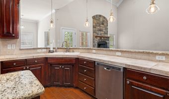 8000 Walnut Dr, Alvarado, TX 76009