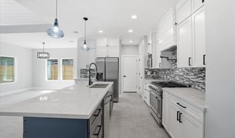 741 S 10th St, Aransas Pass, TX 78336