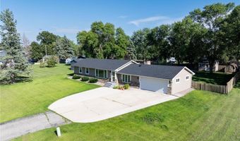 1214 S Darling Dr NW, Alexandria, MN 56308