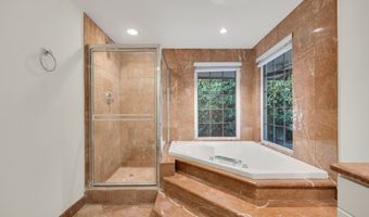 4446 Hayvenhurst Ave, Encino, CA 91436