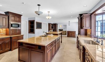 41 Marlpit Pl, Middletown, NJ 07748