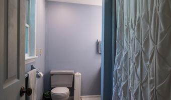 9 Kennebec Cir, Bath, ME 04530