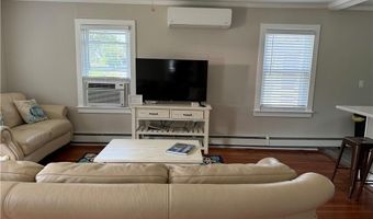 53 Center Ave, Middletown, RI 02842