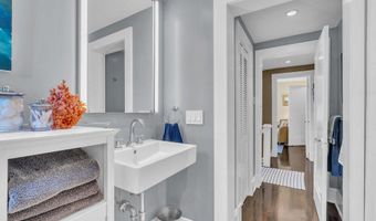 7 Sunset Dr, Asbury Park, NJ 07712