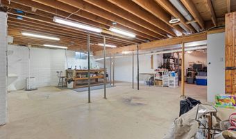 24352 State Hwy Ee, Aurora, MO 65605