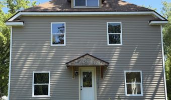 1301 Garland St, Allouez, WI 54301