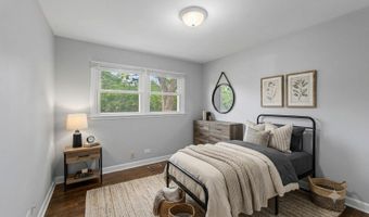 1704 S Highland Ave, Arlington Heights, IL 60005